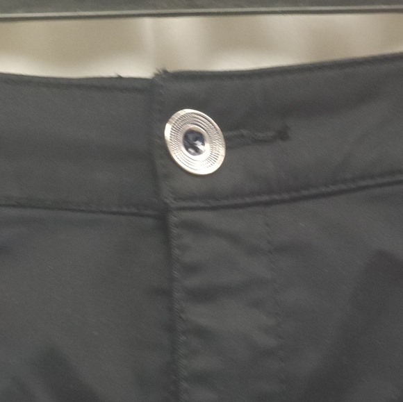 Signature Fit Chino Midi Short - Picture 8 of 9